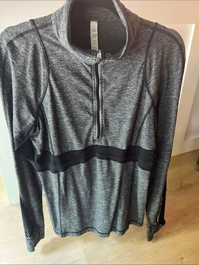 lululemon athletica Women’s 12 Heathered 1/2 Zip Jacket with Black Mesh Panels